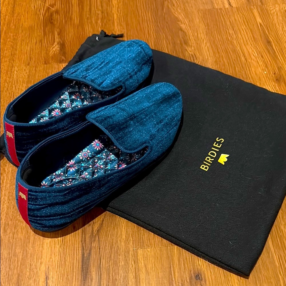 Birdies Starling blue velvet flats, like new, size 8